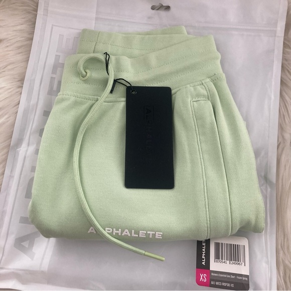 Alphalete Core Shorts in Frozen Spring (Light Green) Size XS Athletic Gym Wear - Picture 4 of 15